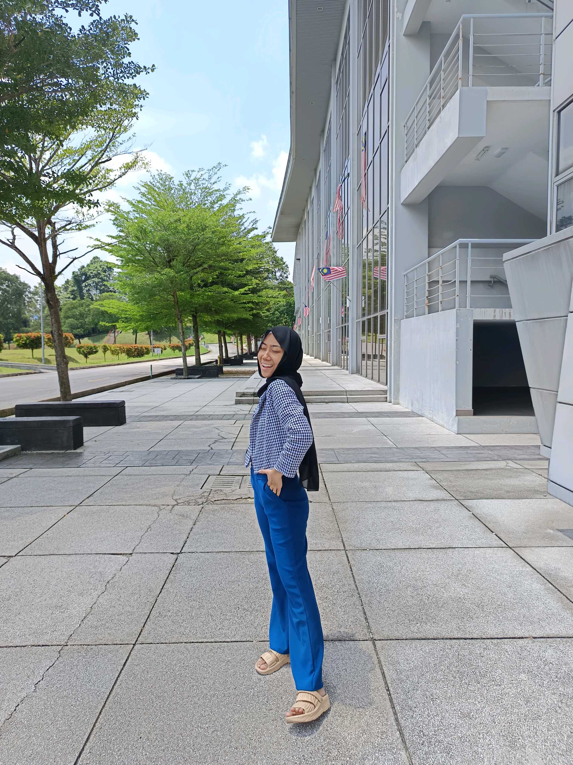 Aida Syahira's avatar'